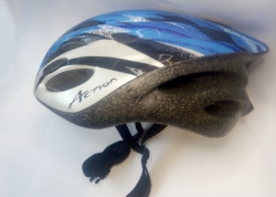 Шлем велосипедиста Action синий цвет